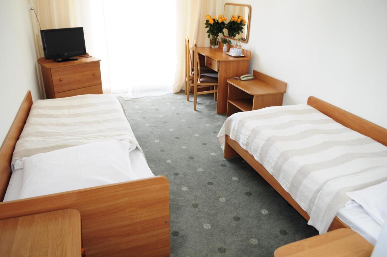 Hotel Cieplice Medi & Spa Еленя-Гура Экстерьер фото