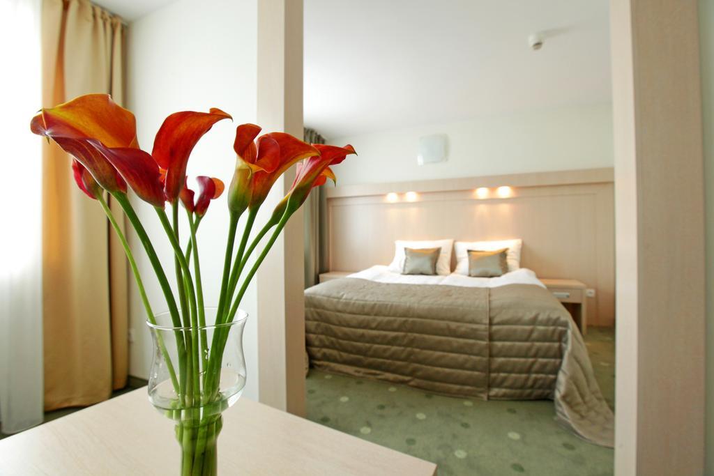 Hotel Cieplice Medi & Spa Еленя-Гура Экстерьер фото