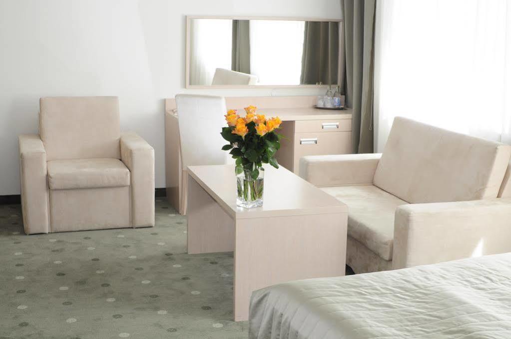 Hotel Cieplice Medi & Spa Еленя-Гура Экстерьер фото